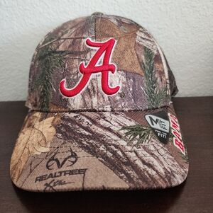 Alabama Crimson Realtree Hat Memory Fit L/XL Top Of The World
